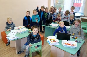 Ankstyvoji robotika l_d Pasaka_Išmanioji mokykla 2016 10 07 (2)